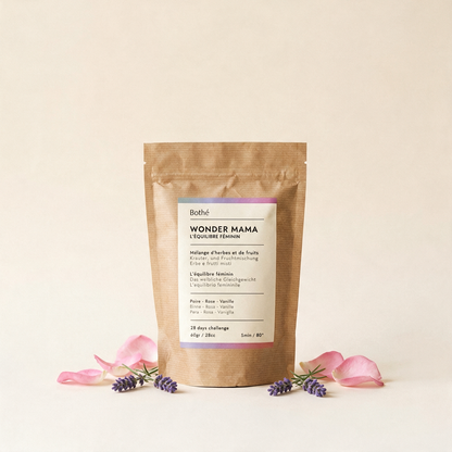 Sachet kraft Bothé WONDER MAMA, infusion du cycle féminin, entouré de brins de lavande et de pétales de rose
